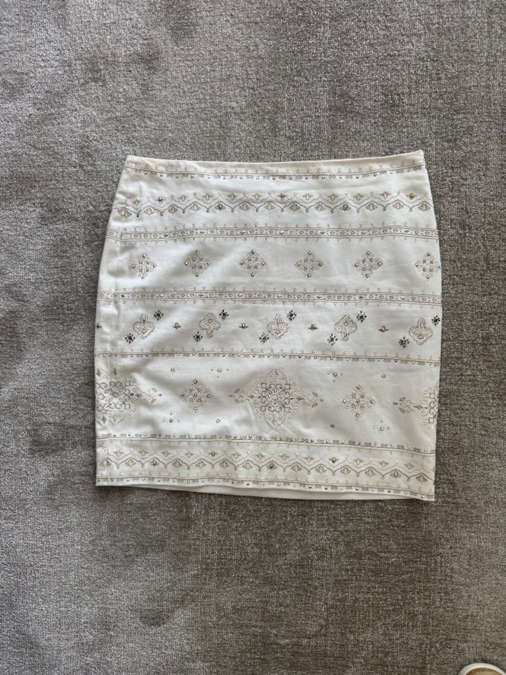 Skirt with beads